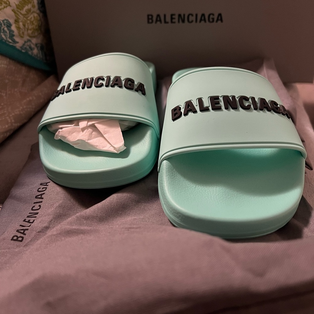 Balenciaga pool slides